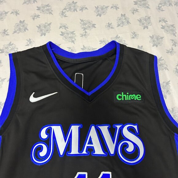 Nike Kyrie Irving Dallas Mavericks City Edition Swingman #11 Jersey - Picture 4 of 6